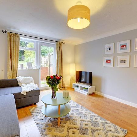 Modern 2 Bed House Sleeps 6 Southam Town Centre - Inspire Homes Ltd Exteriér fotografie