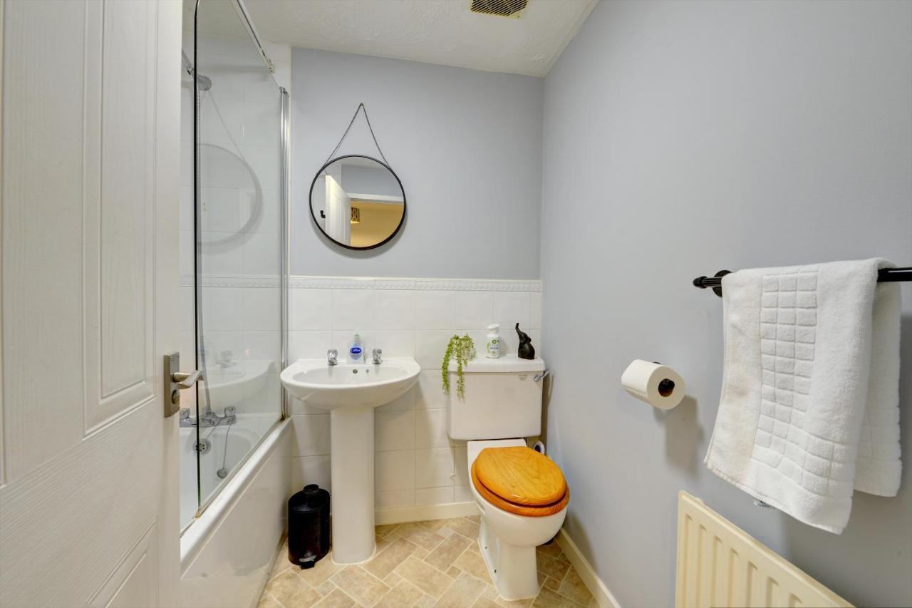 Modern 2 Bed House Sleeps 6 Southam Town Centre - Inspire Homes Ltd Exteriér fotografie