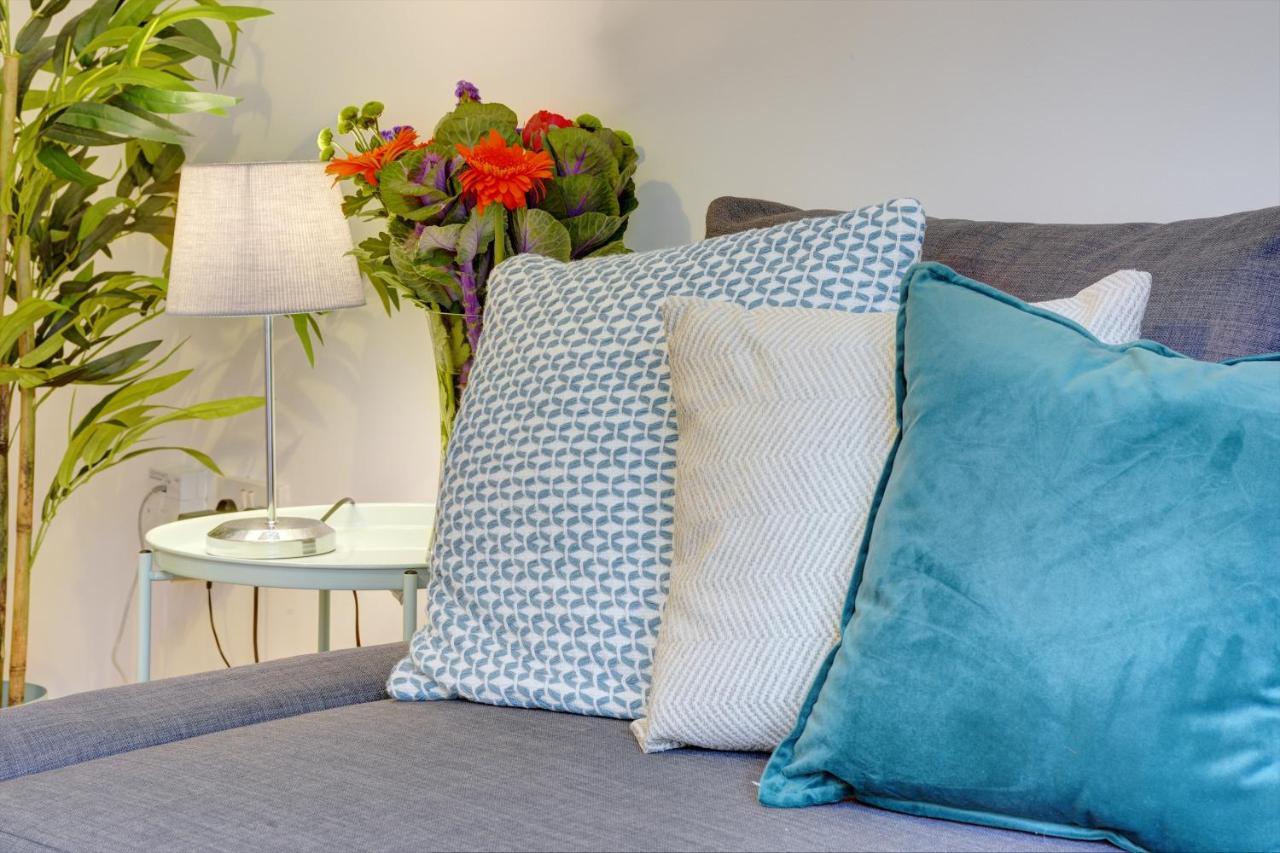 Modern 2 Bed House Sleeps 6 Southam Town Centre - Inspire Homes Ltd Exteriér fotografie